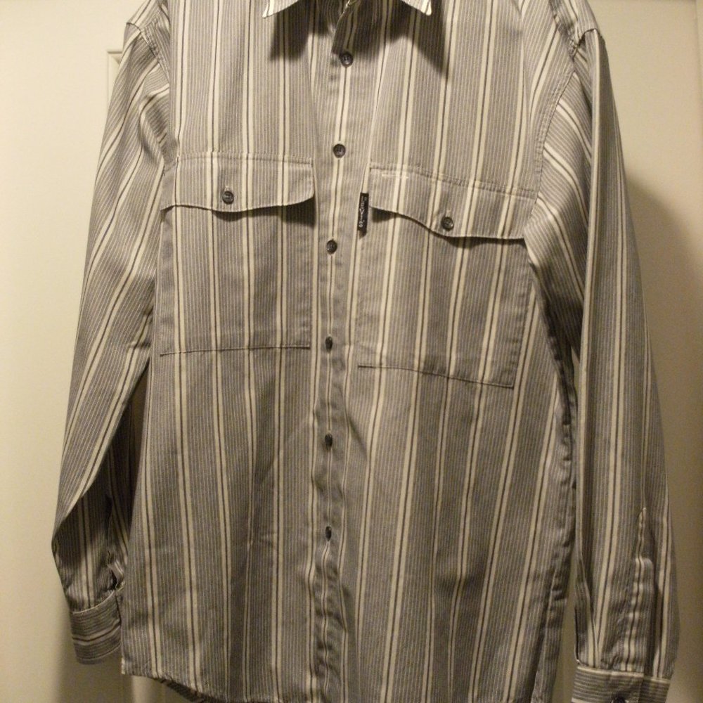 Vintage Levi's Silver Label Long Sleeved Button Up Shirt